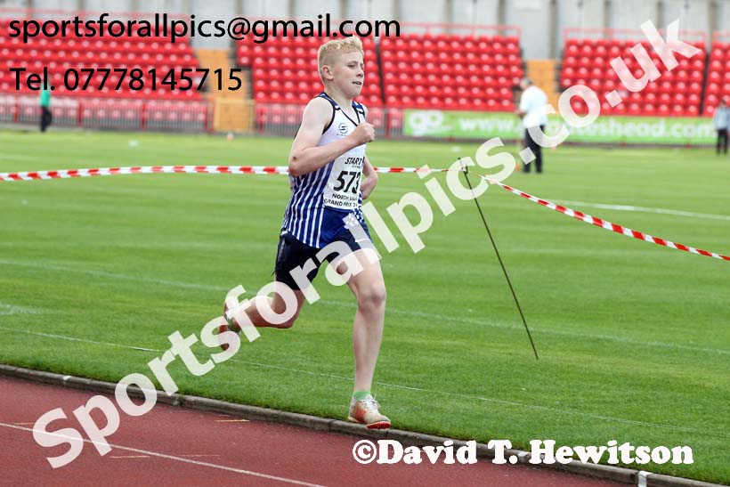 Junior graded 800 metres, 2019 North East Grand Prix, Gateshead Stadium. Photo: David T. Hewitson/Sports for All Pics